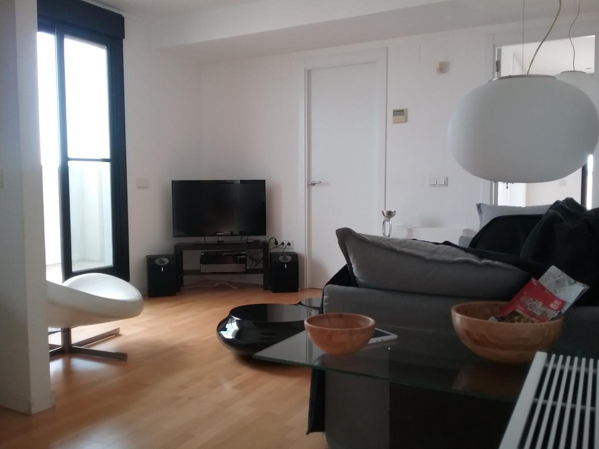 Lovely 2 Bedroom Terrace Wifi Parking Ac Heating Attic Valenza Esterno foto