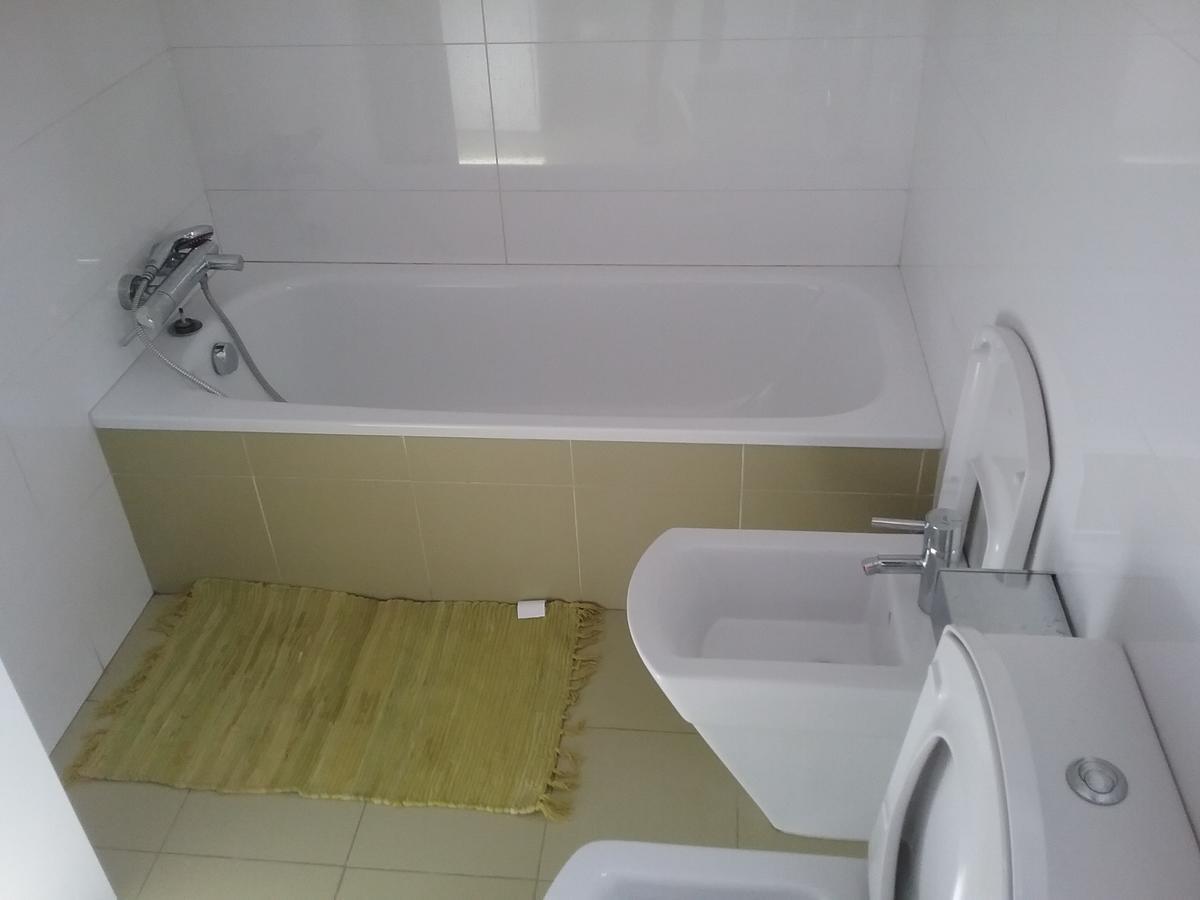 Lovely 2 Bedroom Terrace Wifi Parking Ac Heating Attic Valenza Esterno foto