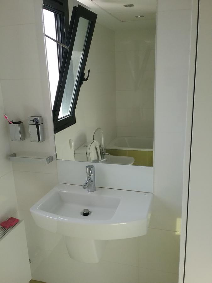 Lovely 2 Bedroom Terrace Wifi Parking Ac Heating Attic Valenza Esterno foto