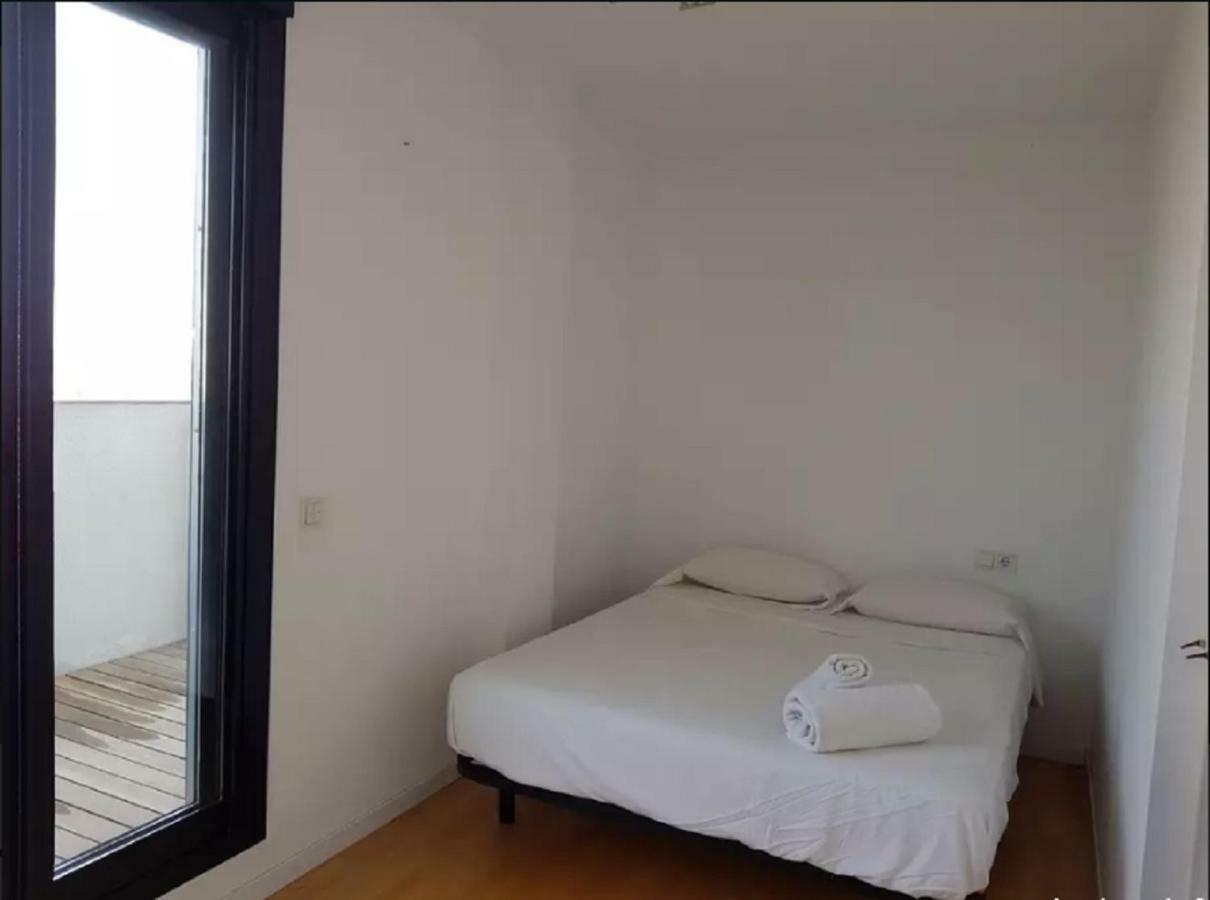 Lovely 2 Bedroom Terrace Wifi Parking Ac Heating Attic Valenza Esterno foto