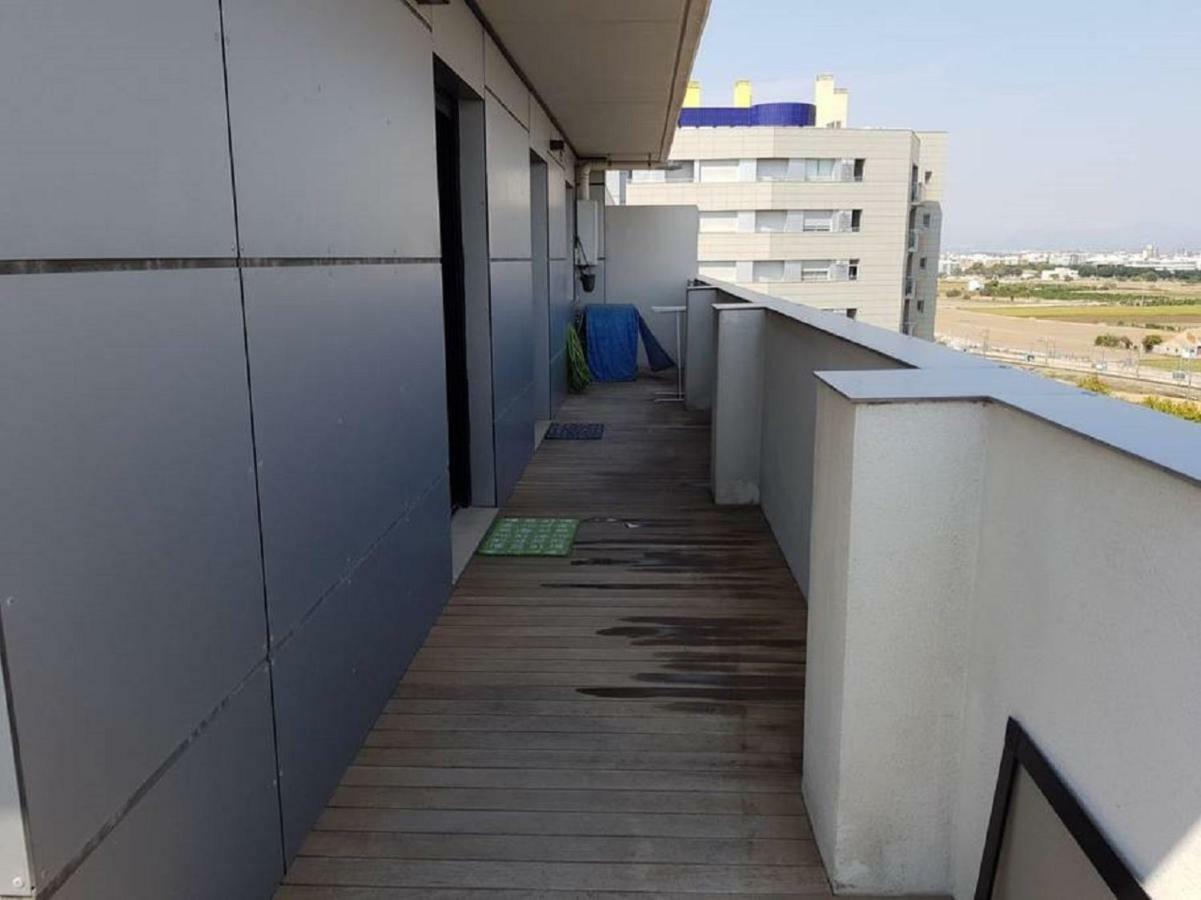 Lovely 2 Bedroom Terrace Wifi Parking Ac Heating Attic Valenza Esterno foto